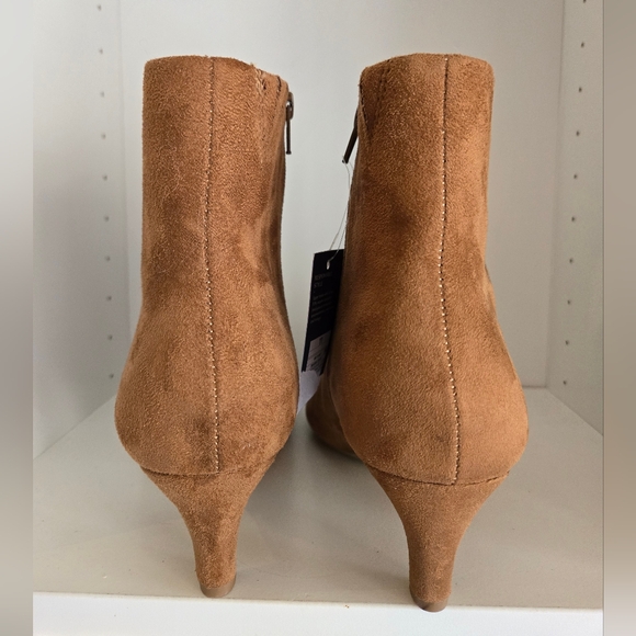 Size 11 Kitten Heel Pointy Tan Faux Suede Autum Fall Ankle Boots - Picture 3 of 8